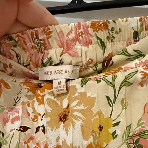 Skies Are Blue Floral Pleated Maxi Skirt - Picture 4 of 6